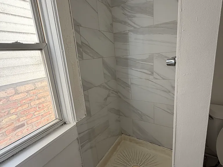 1827 S Ruble St #1R — Photo 5