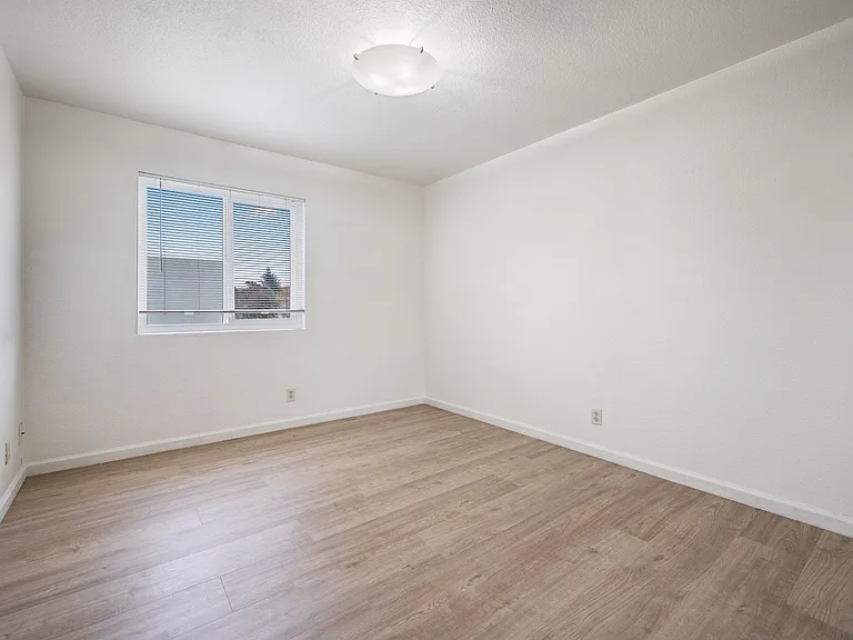 1609 B St #4 — Photo 19