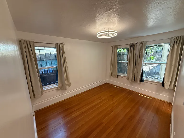 1012 Oak St #A — Photo 8