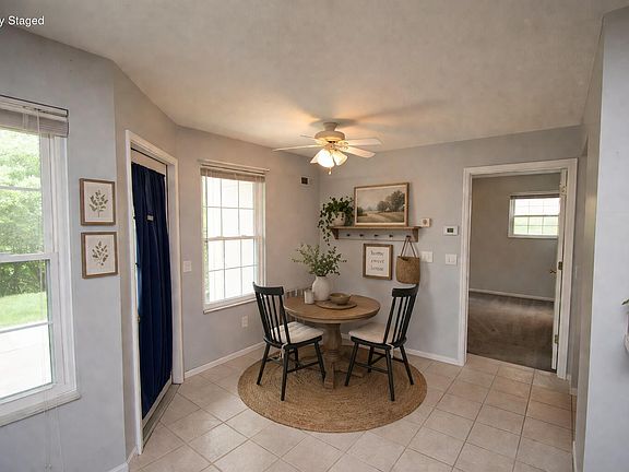 2nd image of 16 Meadow Ln Suite 3