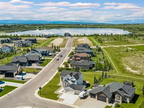 430 S Monterra Bay, Rocky View County, AB T4C 0G8
