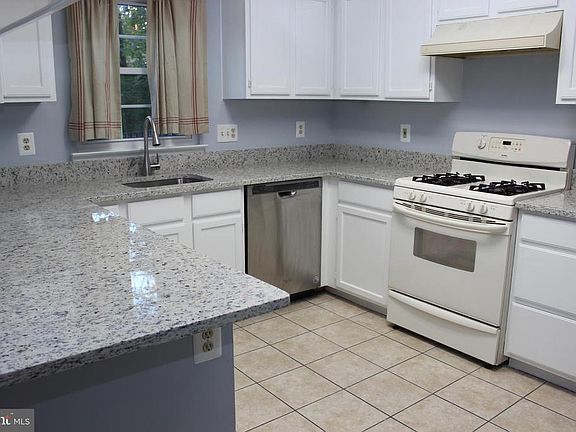 5th image of 6050 Raina Dr