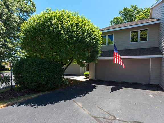 2nd image of 1760 Bay Ct