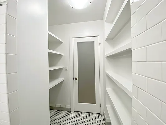 Rented by Bruma Realty LLC | media 24