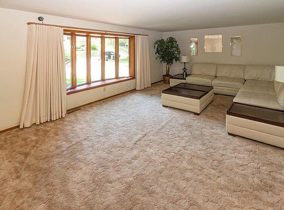 2nd image of 488 Country Club Dr