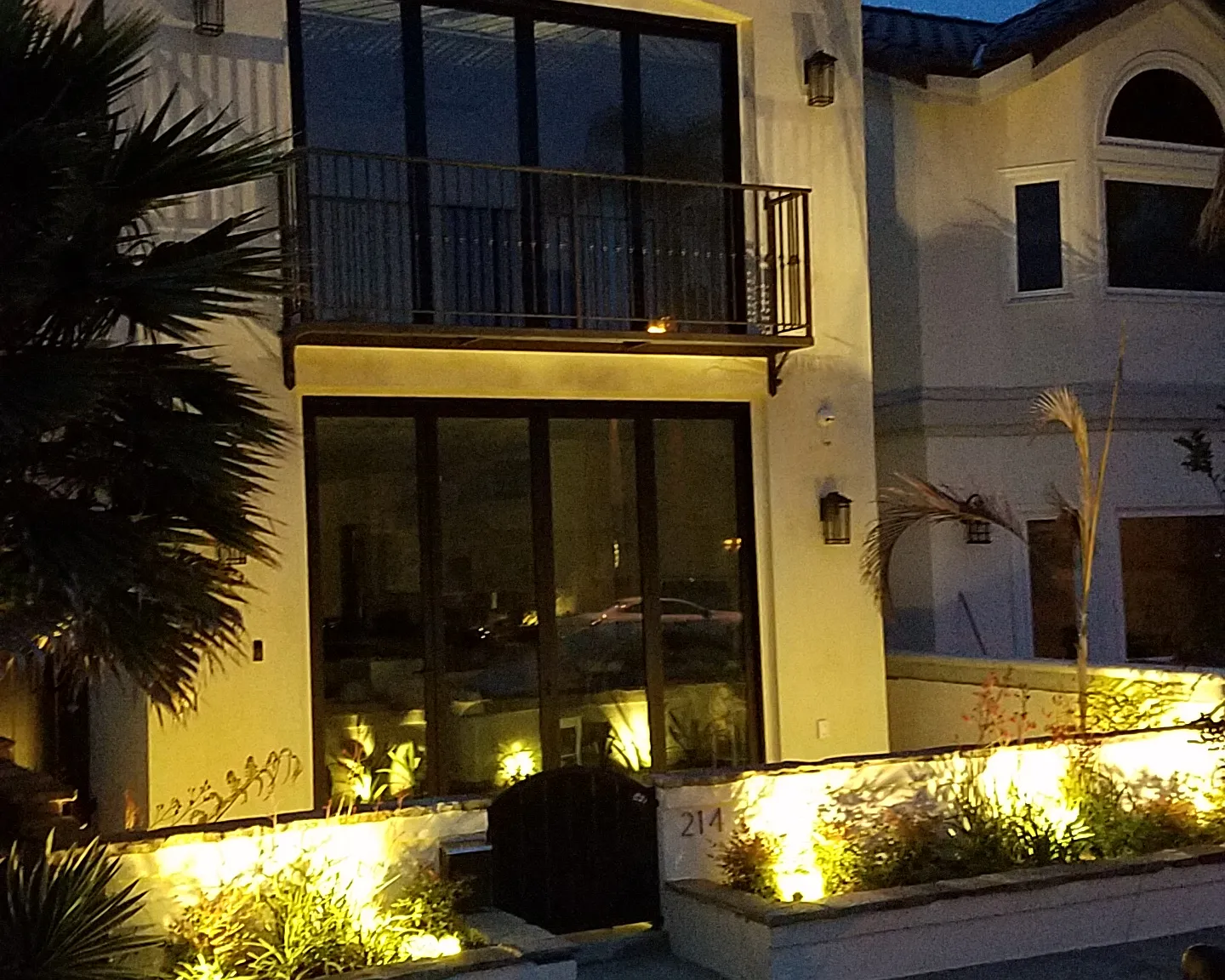 3 bed, 3.5 bath, 2850 sqft, $10,500 — Photo 1