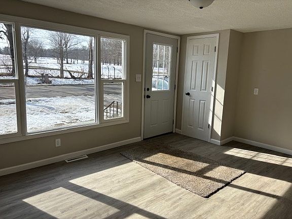 3rd image of 640 Hanna Rd