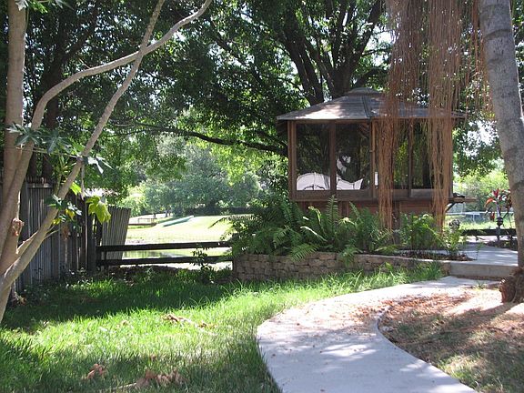 Enclosed Hot Tub w/ Views of Lake Magdalene