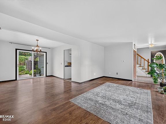 5th image of 310 Delzingro Dr