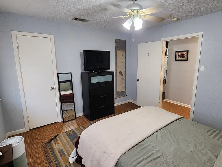 1015 S Welch St — Photo 10