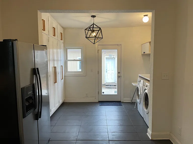 42 E 32nd St — Photo 12
