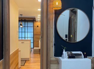 25-39 32nd St #1, Astoria, NY 11102