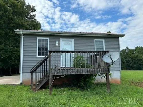 1230 Mitchell Rd, Chatham, VA 24531