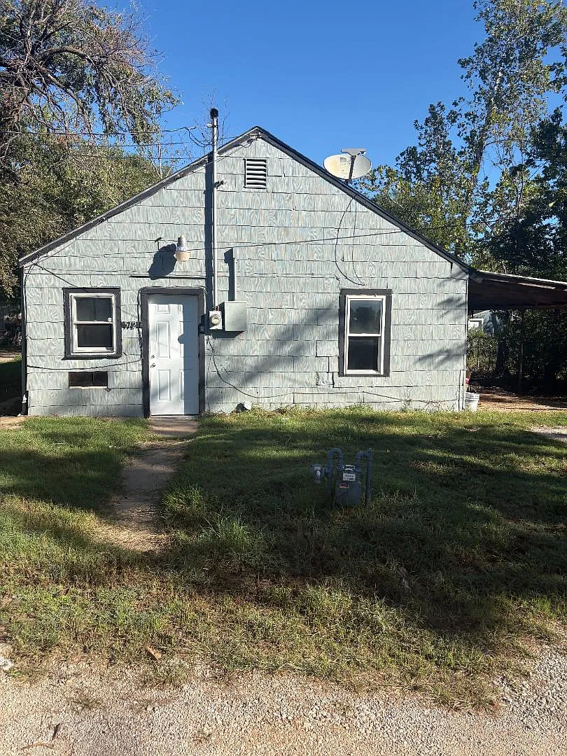 512 Noble St — Photo 1