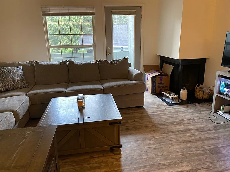 University Park Apartments near Cornell University — Photo 390