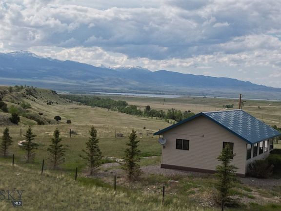 3rd image of 36 Rowdy Way