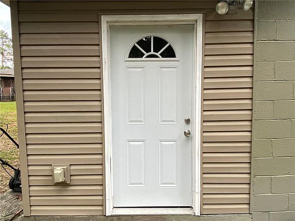5th image of 433 Walter St NW