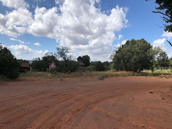 4th image of 155 Grasshopper Ln