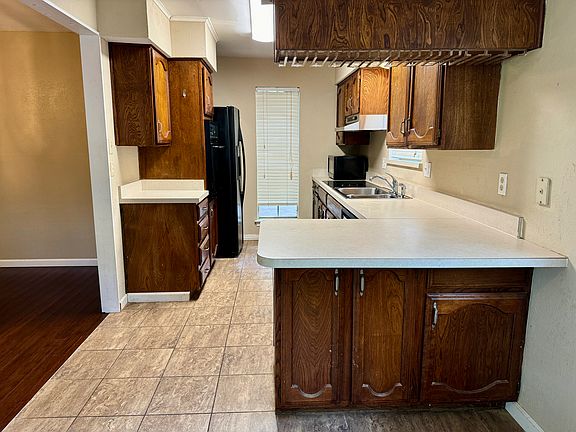 5th image of 8700 S Monticello Cir