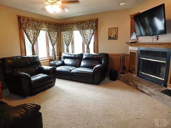 2nd image of 2209 Bel Aire Dr