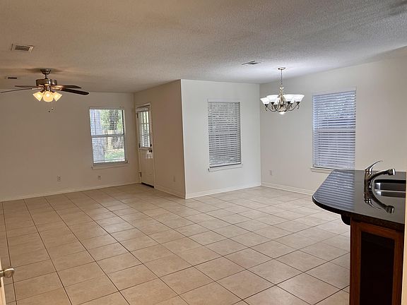 4th image of 5908 Savannah Dr