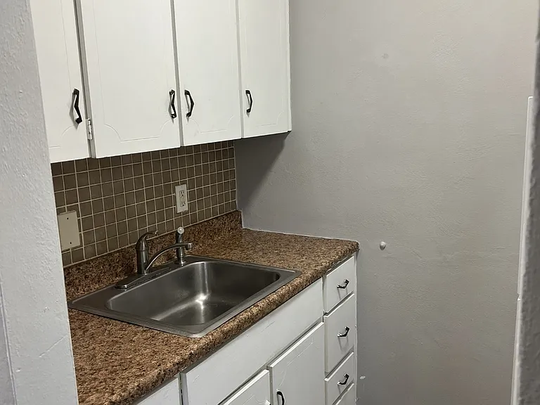 475 W Grand Ave #24 — Photo 3