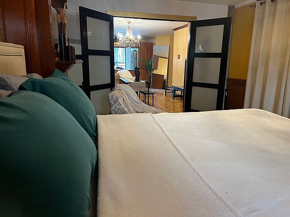 3rd image of 566 Putman Ave #1