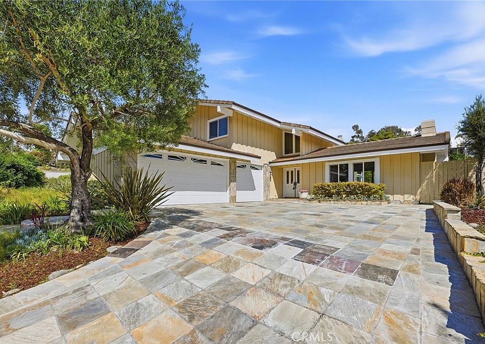 1st image of 25952 Serenata Dr