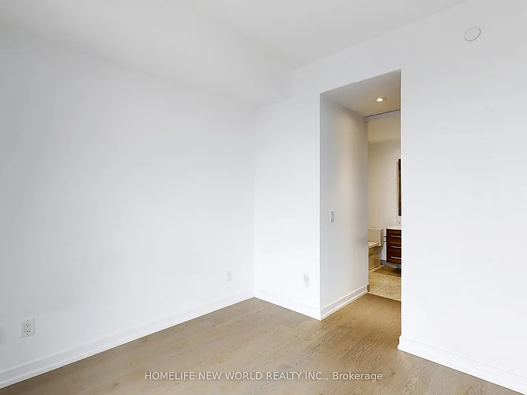 488 University Ave #4501 — Photo 18