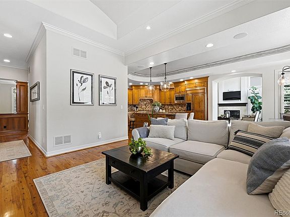 5th image of 10258 Dowling Way