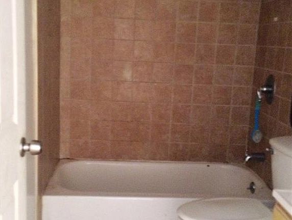 3rd image of 3212 45th Pl E
