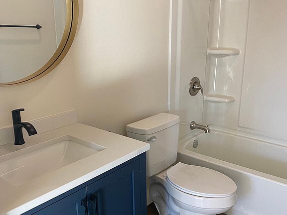 4th image of 1-324 E Colorado Blvd #1