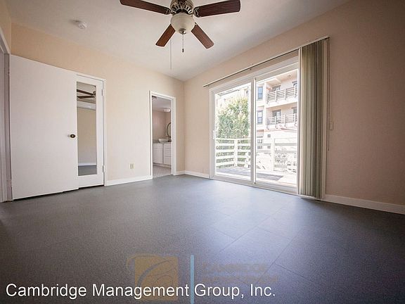 4th image of 3730 Goldfinch St #D