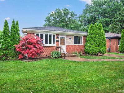 21731 Raymond St, Saint Clair Shores, MI, 48082