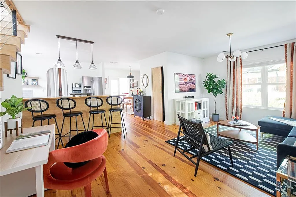 3 bed, 2.5 bath, 1764 sqft, $6,000 — Photo 1