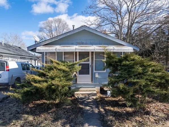 1349 De Wolf St, Des Moines, IA 50316