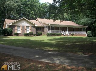 828 Ellis Rd, Stone Mountain, GA 30083