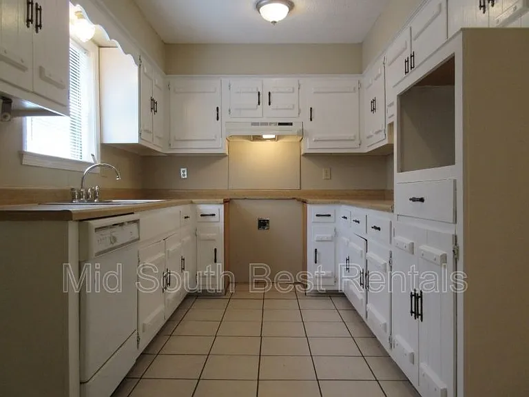5299 Orangewood Rd — Photo 3