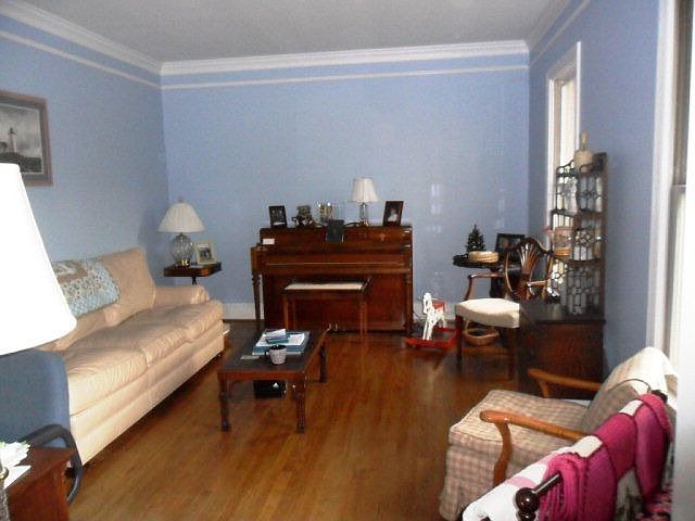 1st image of 4113 Knollcrest Cir N
