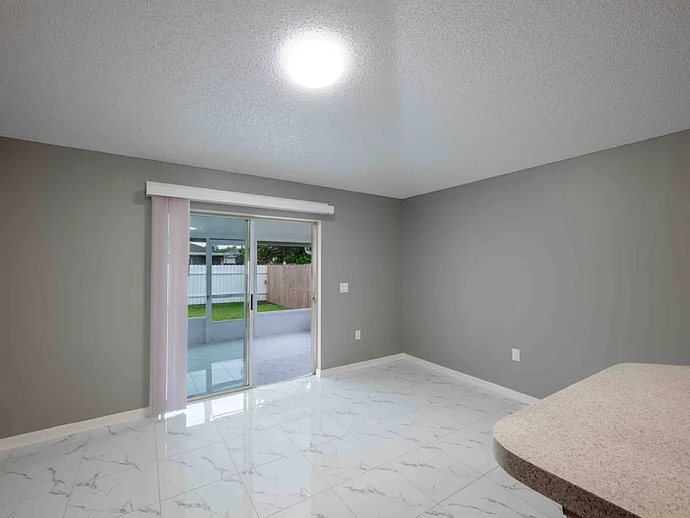 6920 Playpark Trl — Photo 29