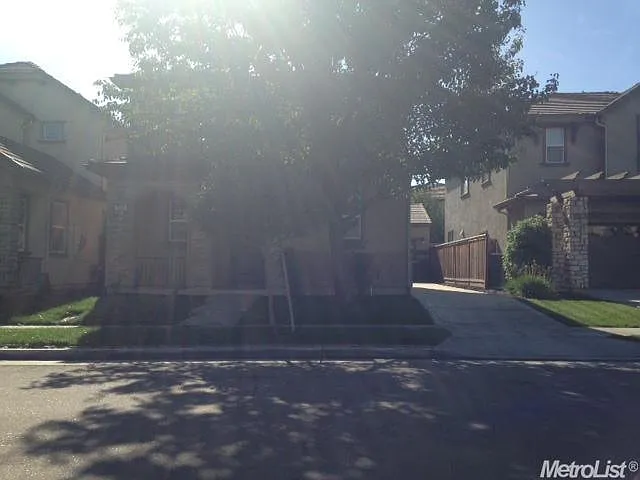 380 Crescent Moon Dr photo 1