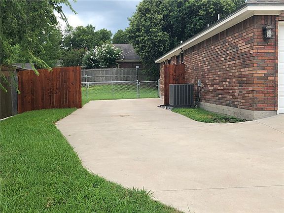 4th image of 102 Turtle Creek Dr