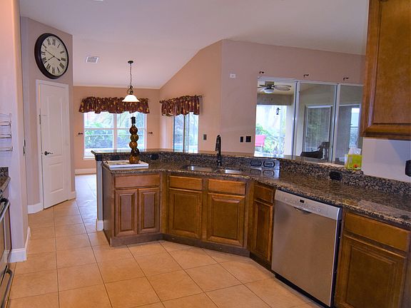 4th image of 10511 Summit Lakes Ln
