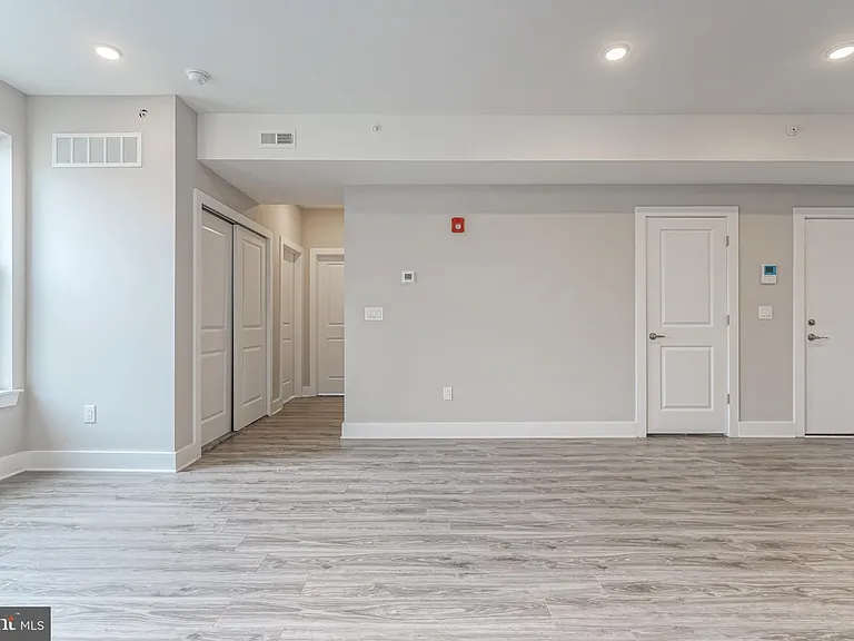2162 E Norris St #303 — Photo 9