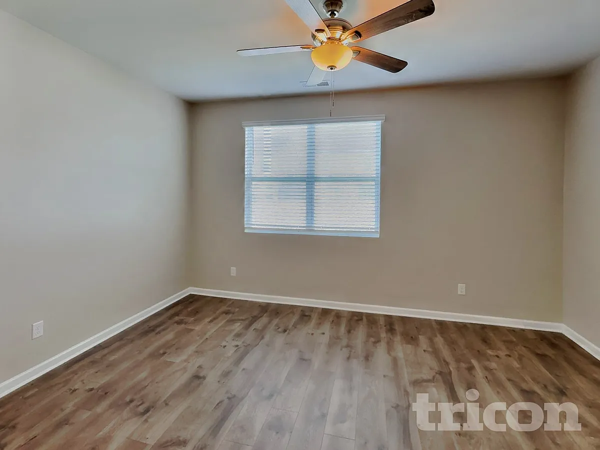 Building Photo - 4050 Beach Way