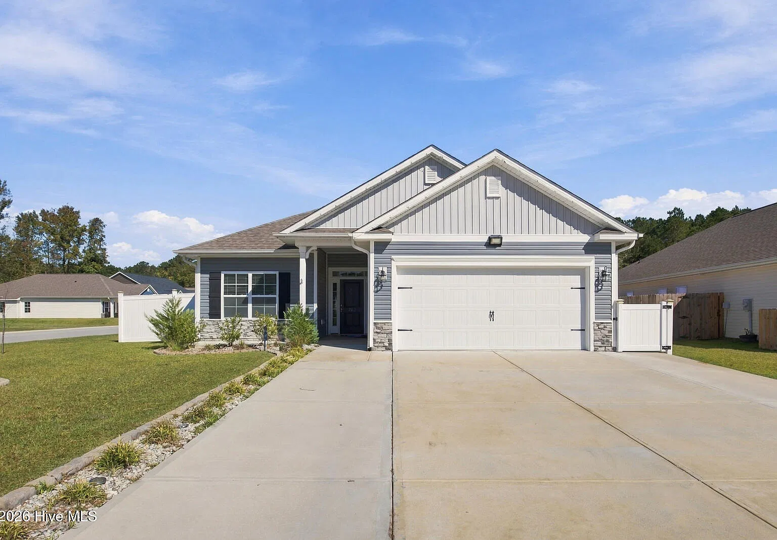 4 bed, 2.0 bath, 1830 sqft, $2,000 — Photo 1