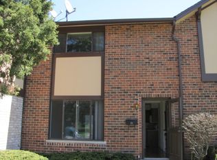 1S285 Danby St, Villa Park, IL 60181