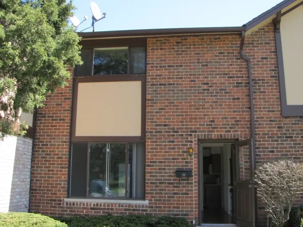 1S285 Danby St, Villa Park, IL 60181