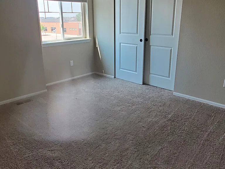 706 Finch Dr — Photo 9