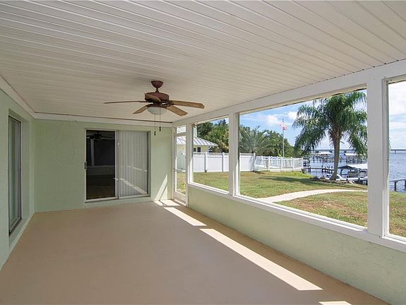 4th image of 9578 Riverview Dr